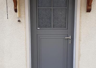 Rénovation porte entrée veigné