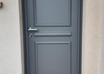 Rénovation porte entrée veigné