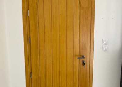 Rénovation porte entrée veigné