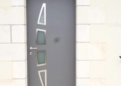 Rénovation porte entrée veigné